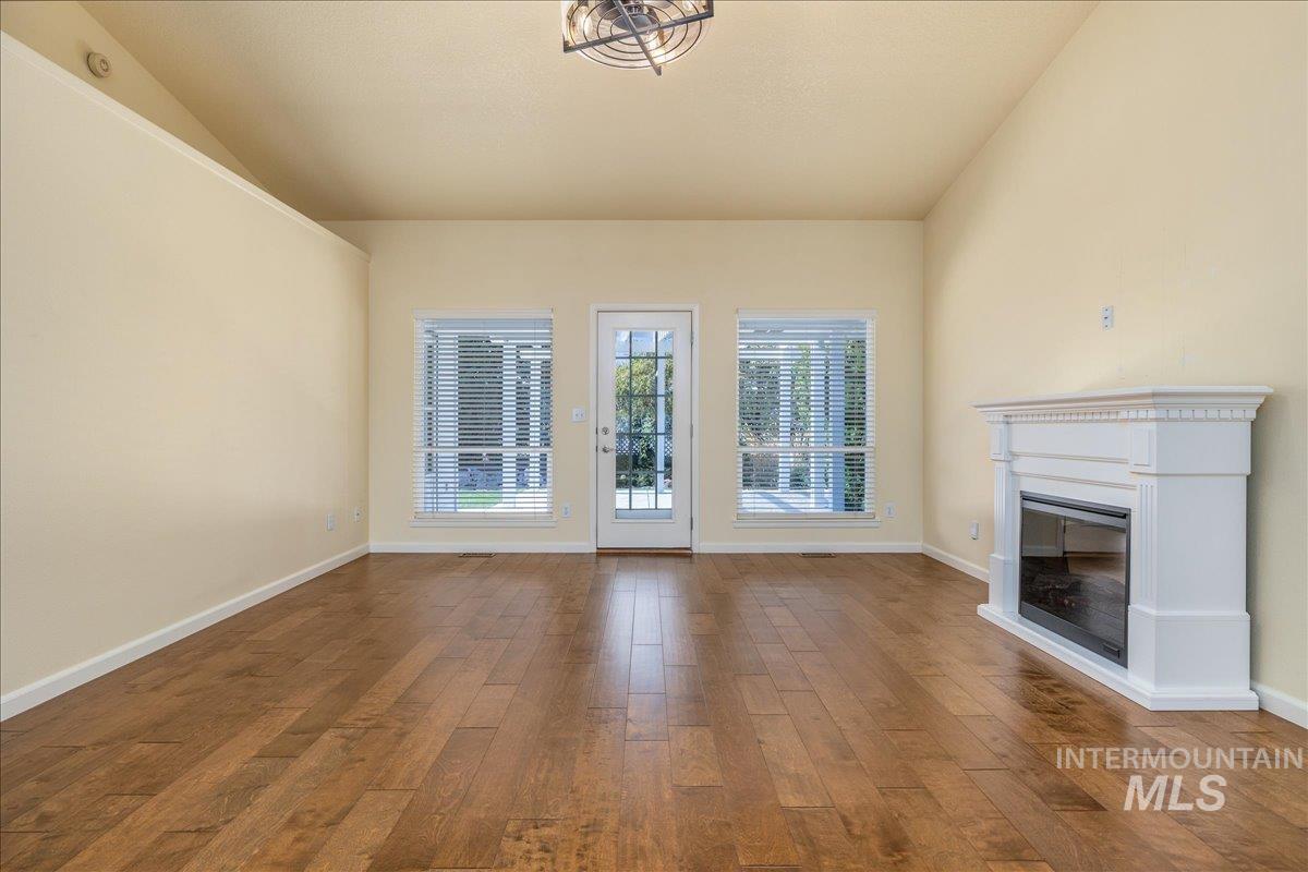 8565 N Willowdale Dr Property Photo 7