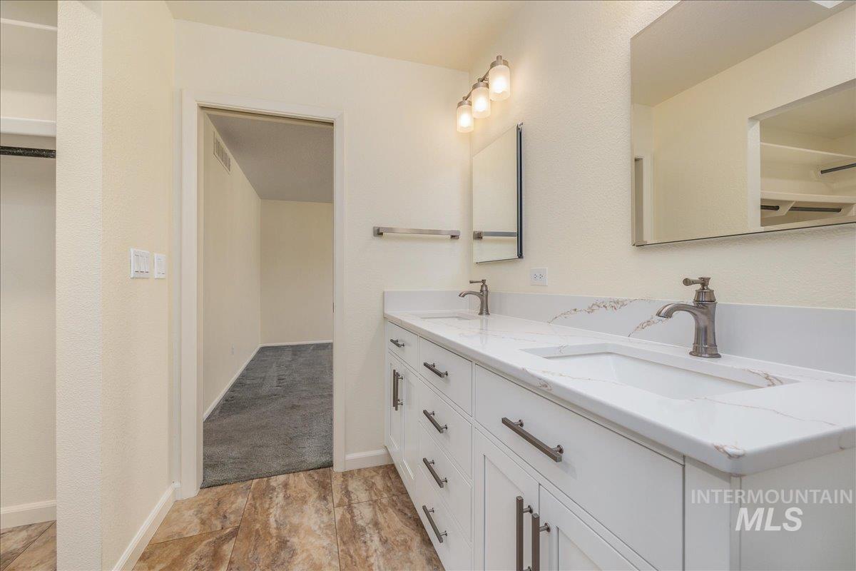 8565 N Willowdale Dr Property Photo 25