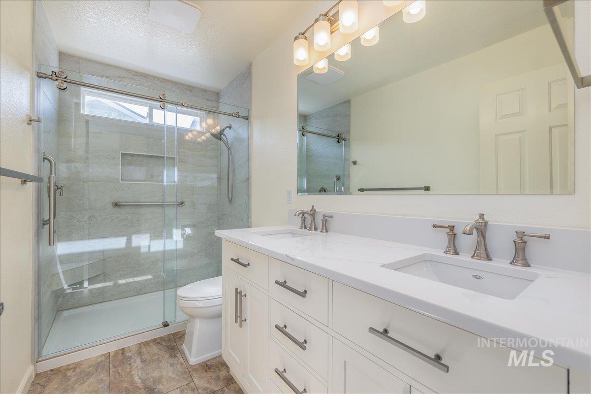 8565 N Willowdale Dr Property Photo 27
