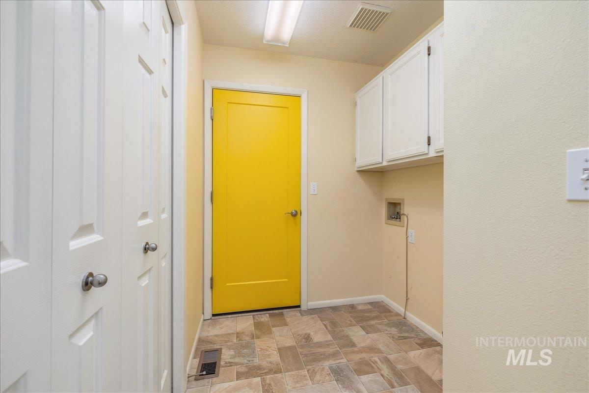 8565 N Willowdale Dr Property Photo 32