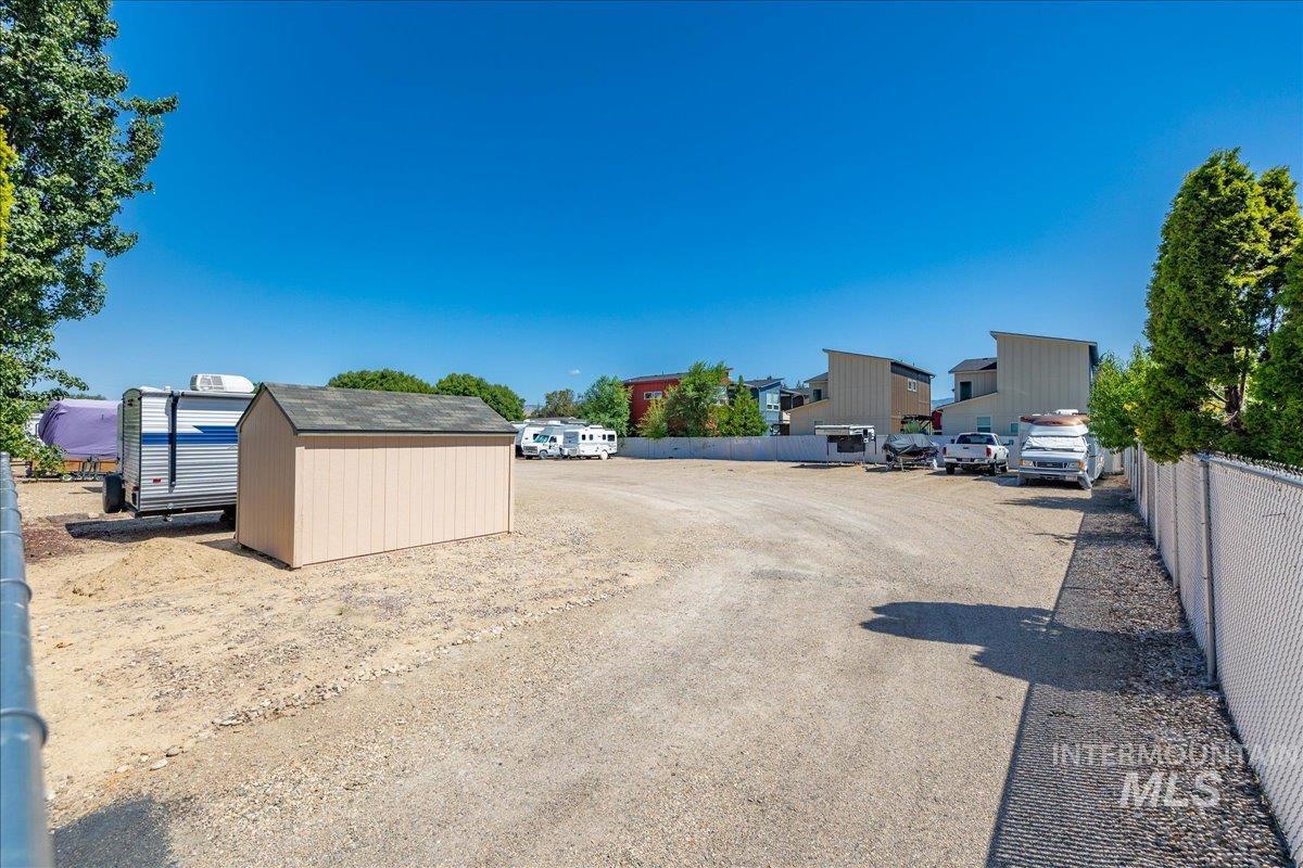 8565 N Willowdale Dr Property Photo 46