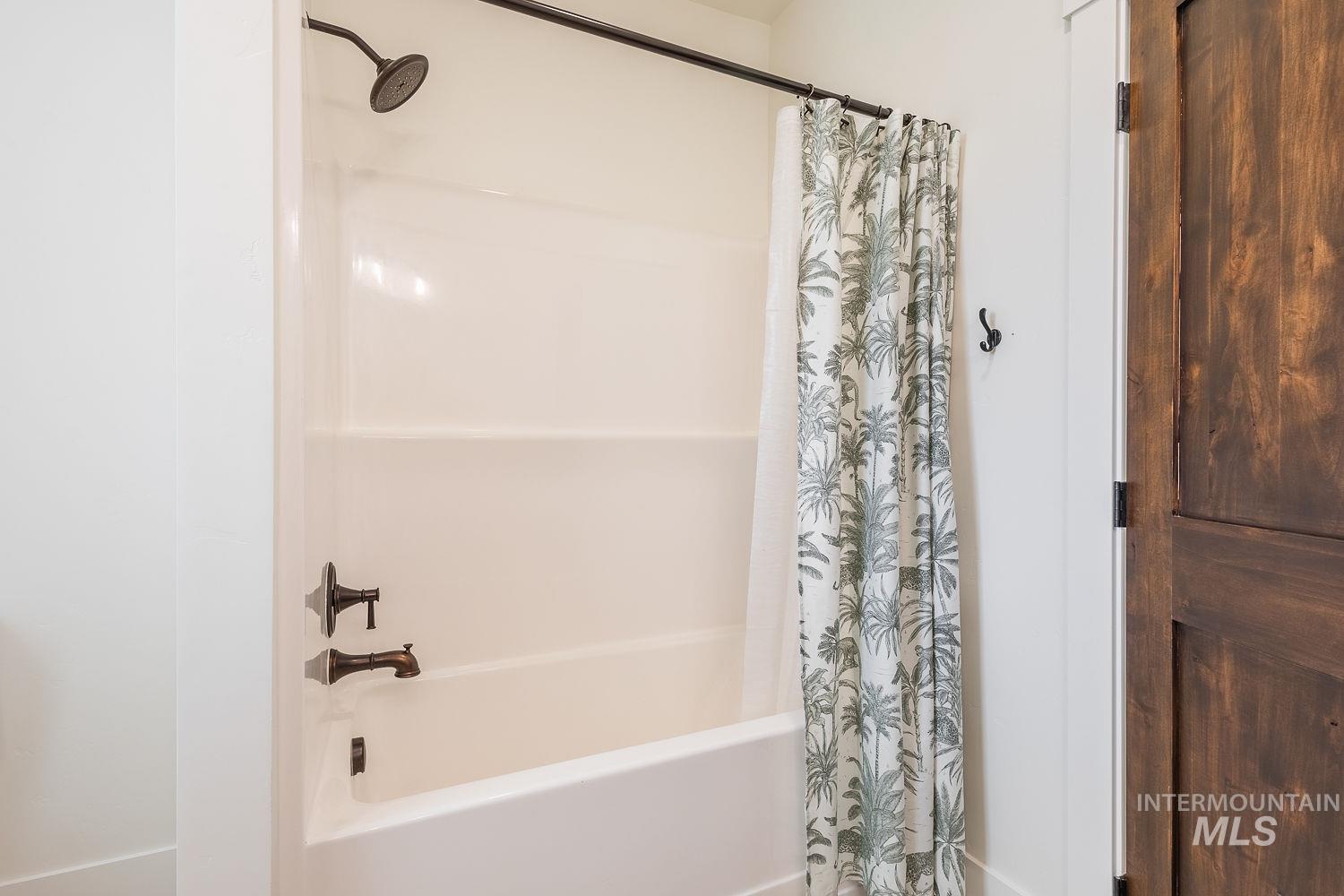 8633 Map Rock Road Property Photo 28