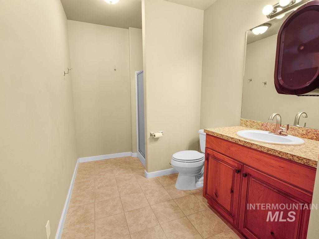 1096 Eastland Dr N Property Photo 31