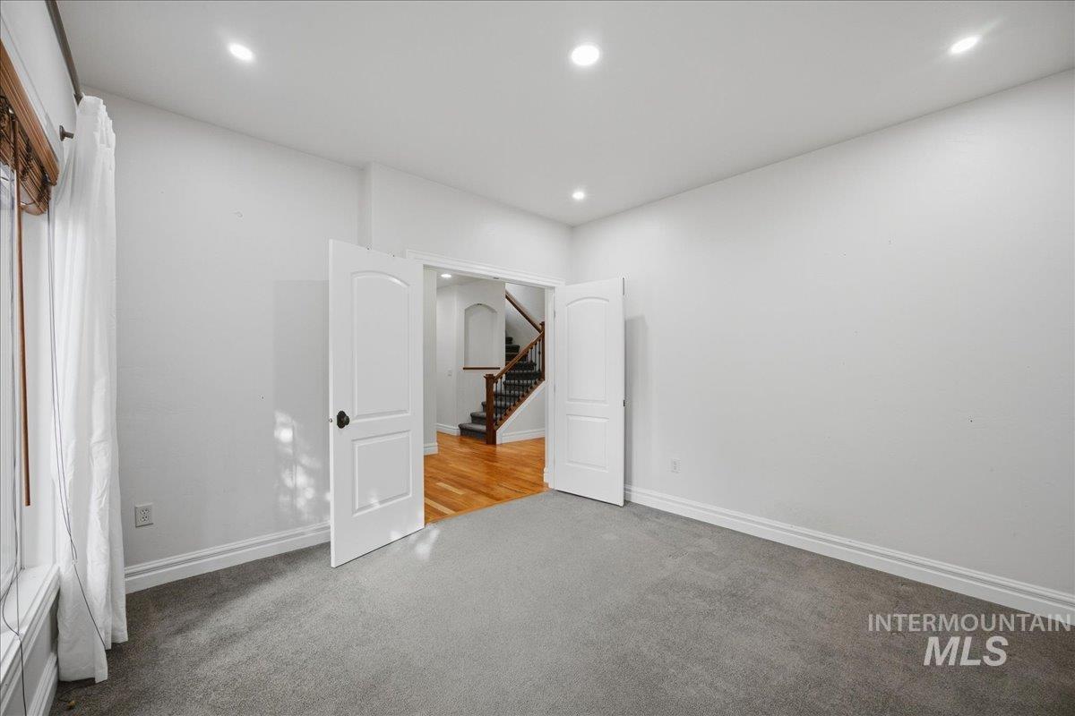 1148 E Redwall Ct Property Photo 8