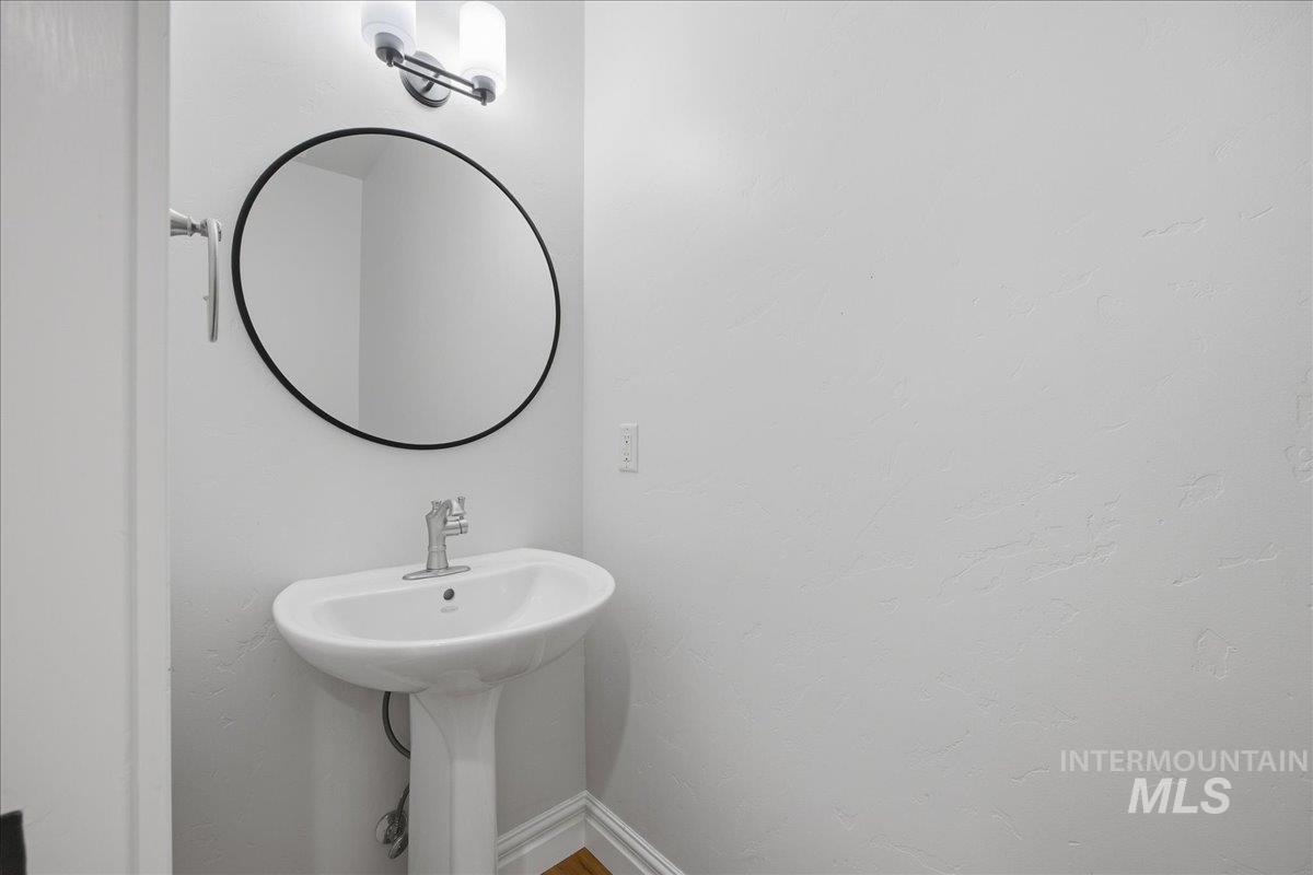 1148 E Redwall Ct Property Photo 11