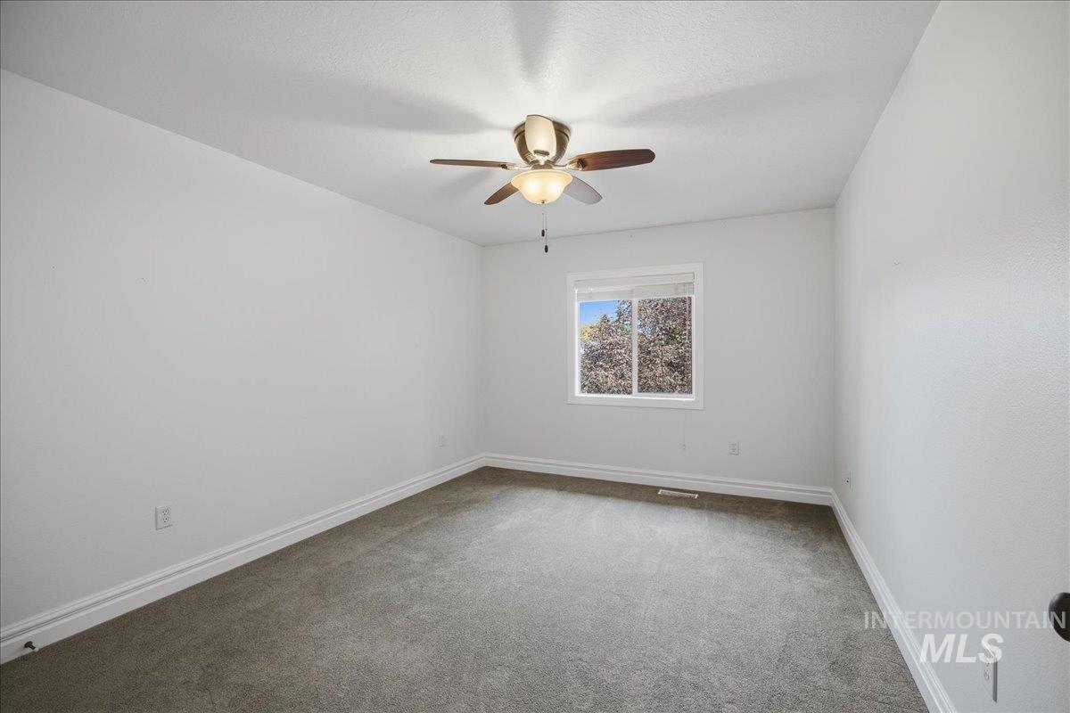 1148 E Redwall Ct Property Photo 32