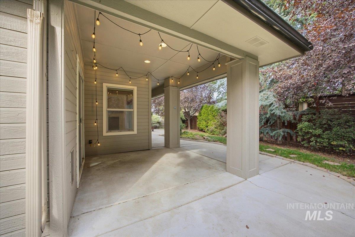 1148 E Redwall Ct Property Photo 33