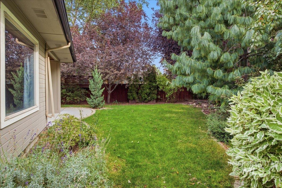 1148 E Redwall Ct Property Photo 35