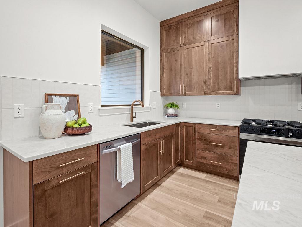 1183 Magic Rd Property Photo 10