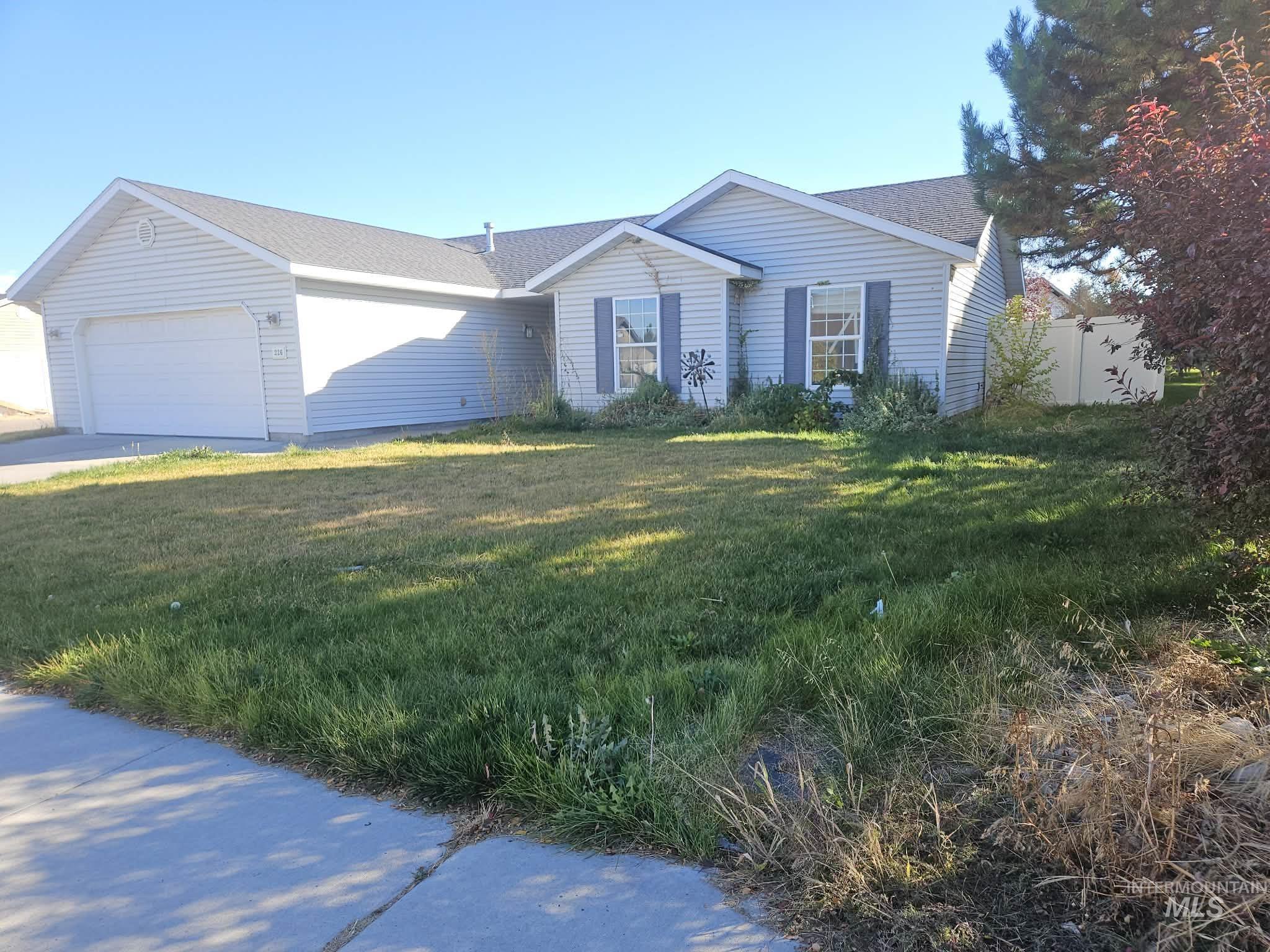 226 Bellevue Ct Property Photo 2