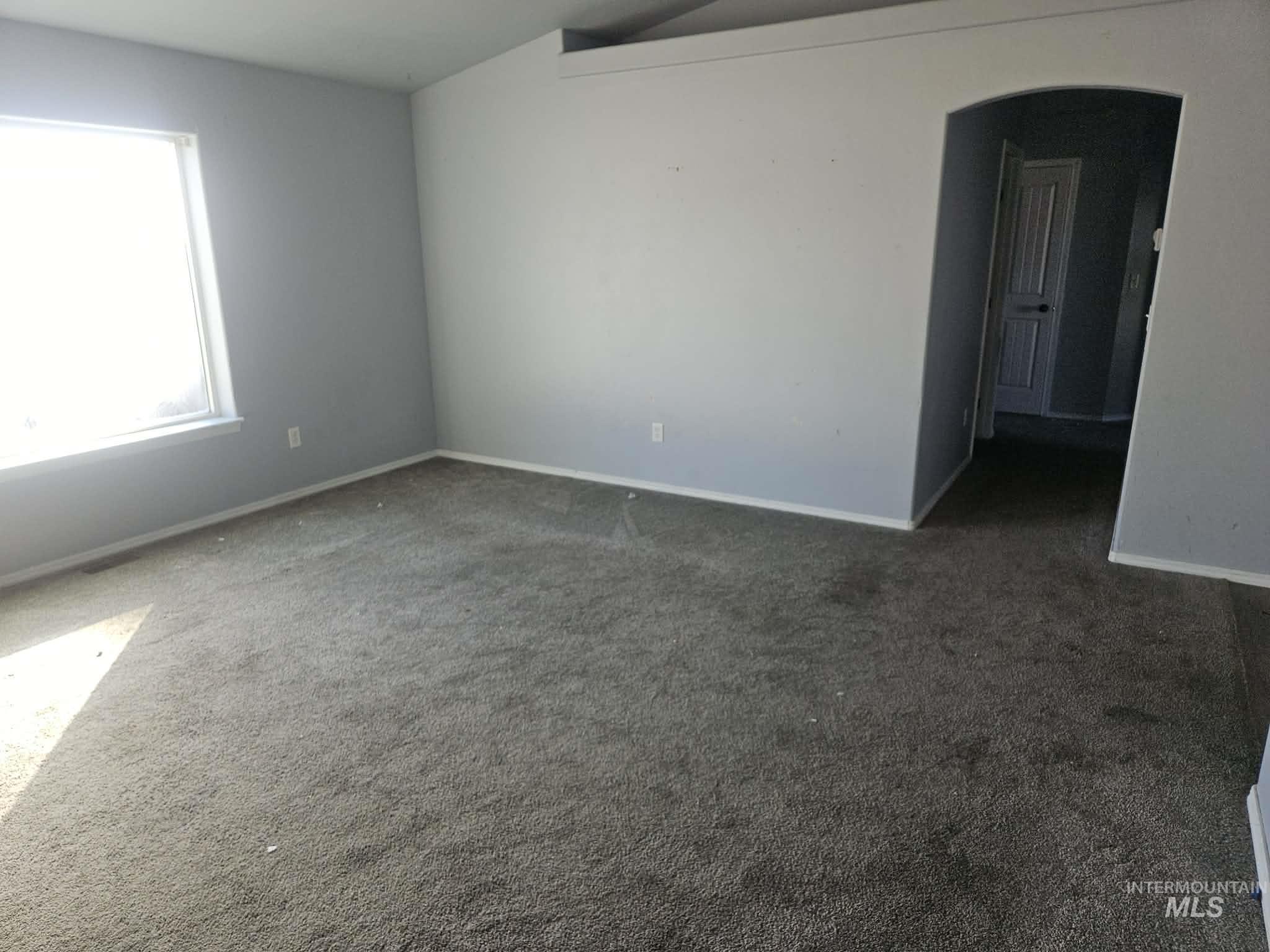 226 Bellevue Ct Property Photo 3