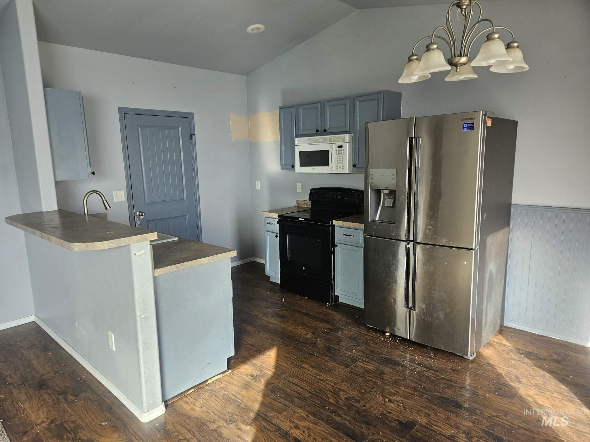 226 Bellevue Ct Property Photo 4