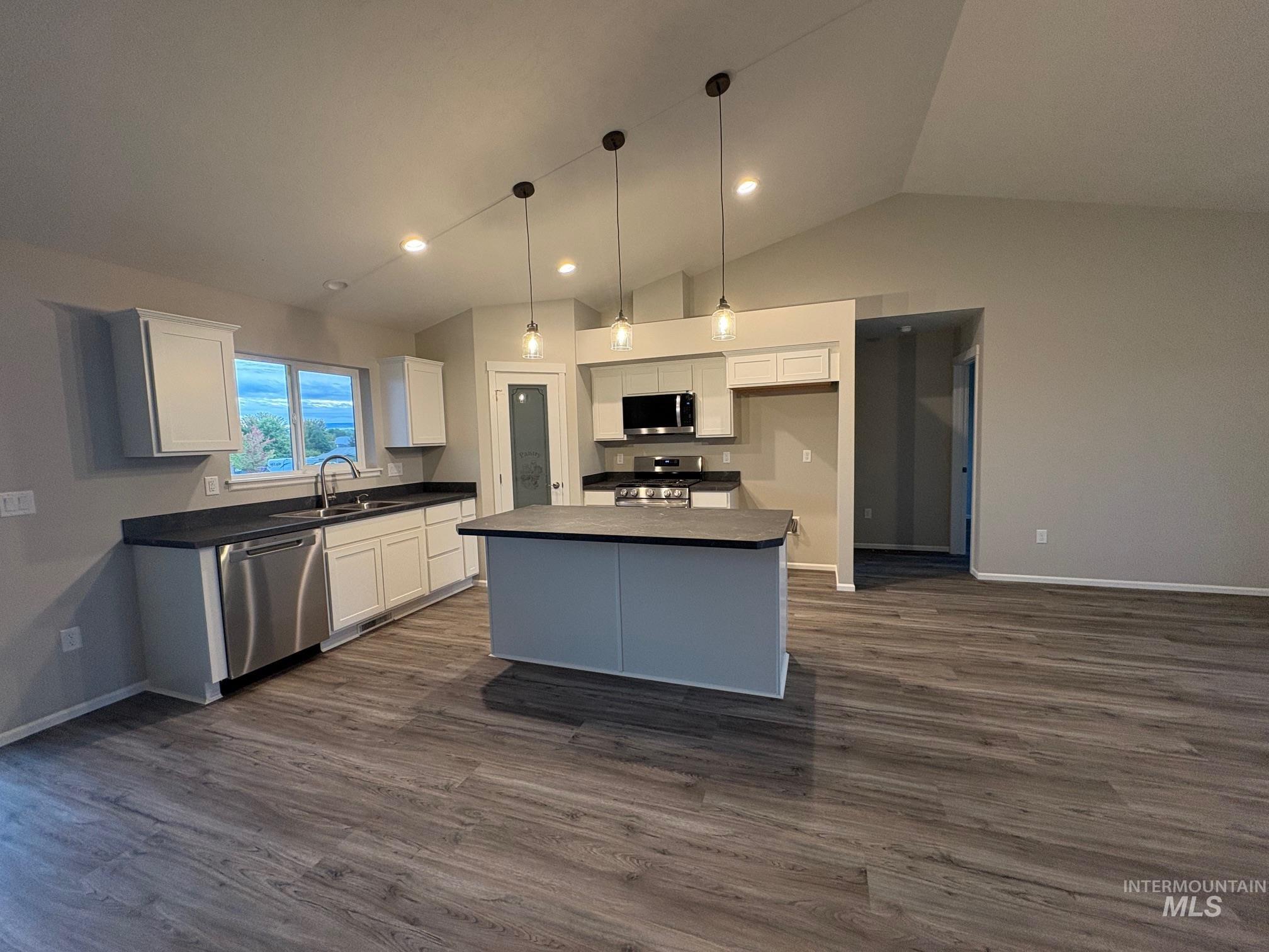 1743 Painted Rock Court Property Photo 2