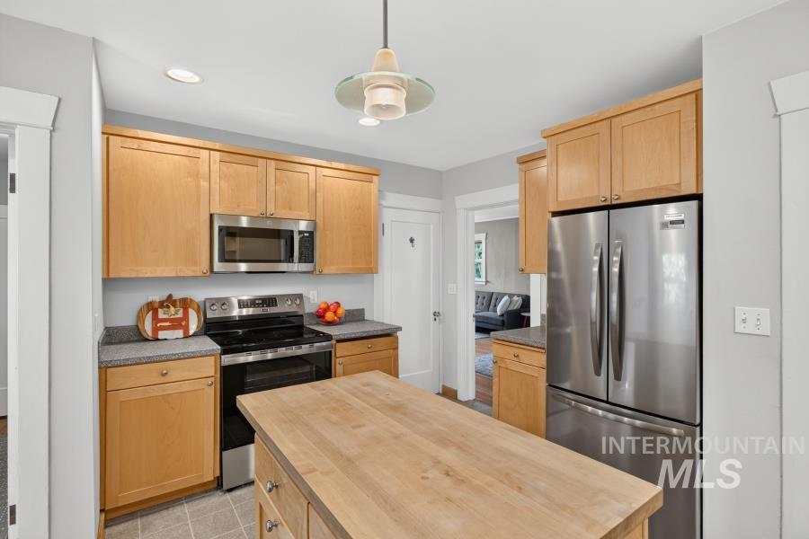 101 N Hayes St. Property Photo 22