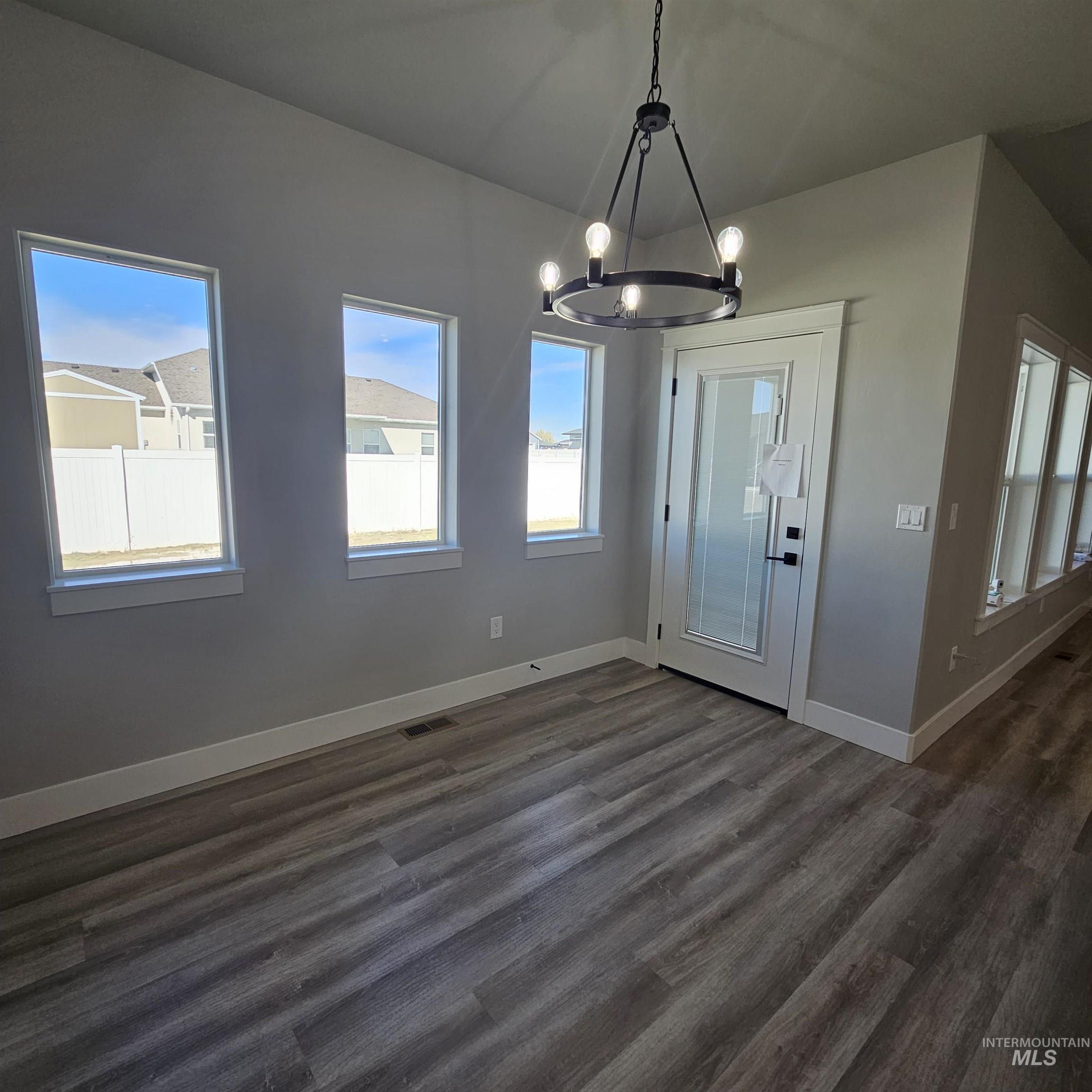 1522 W Ruby Dr Property Photo 18