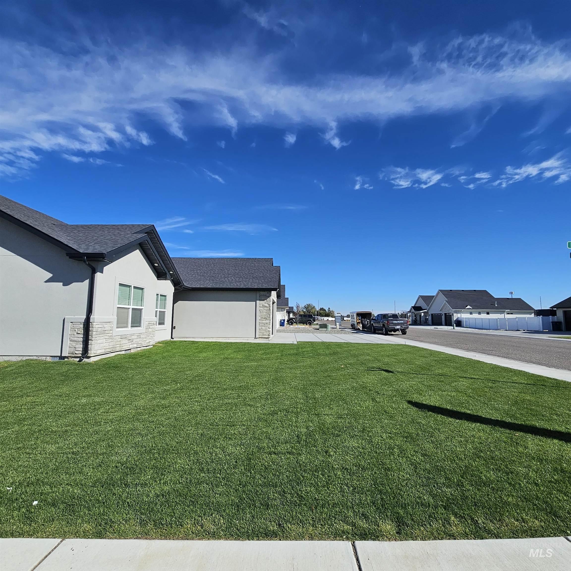 1522 W Ruby Dr Property Photo 40
