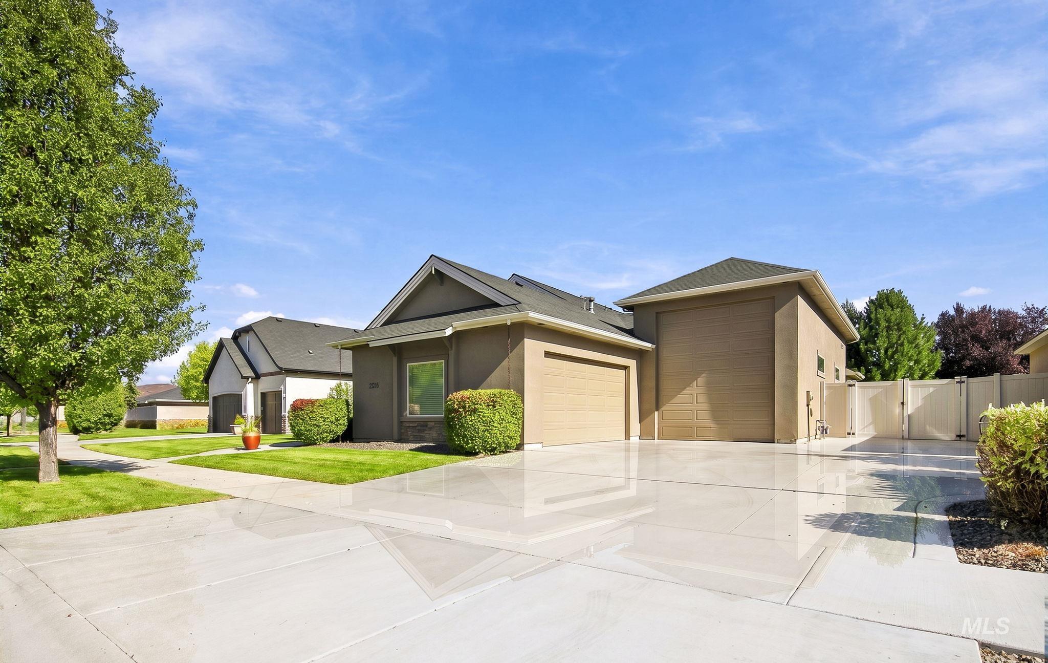 2598 E Granadillo Dr Property Photo 4