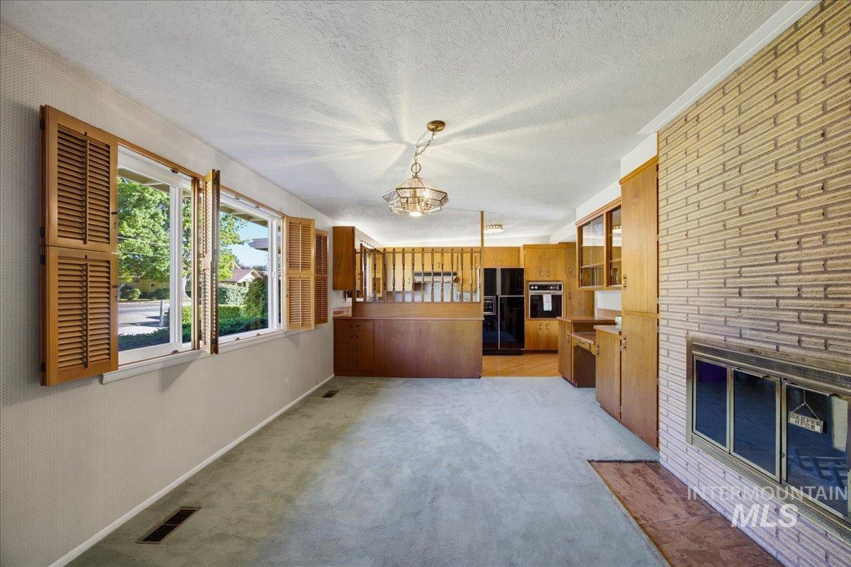 6123 W Northview St Property Photo 7