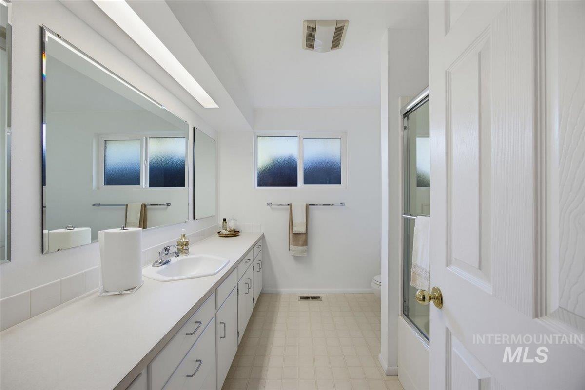 6123 W Northview St Property Photo 30