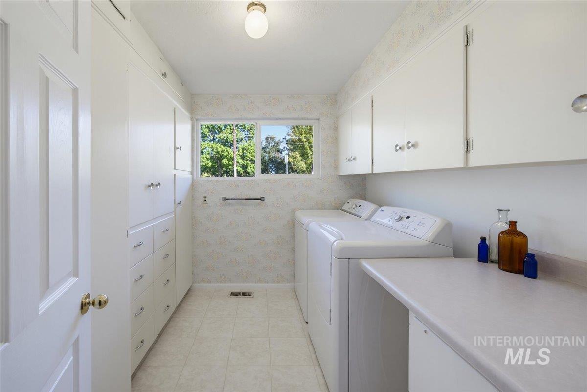 6123 W Northview St Property Photo 32