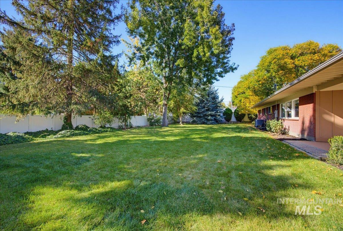 6123 W Northview St Property Photo 37