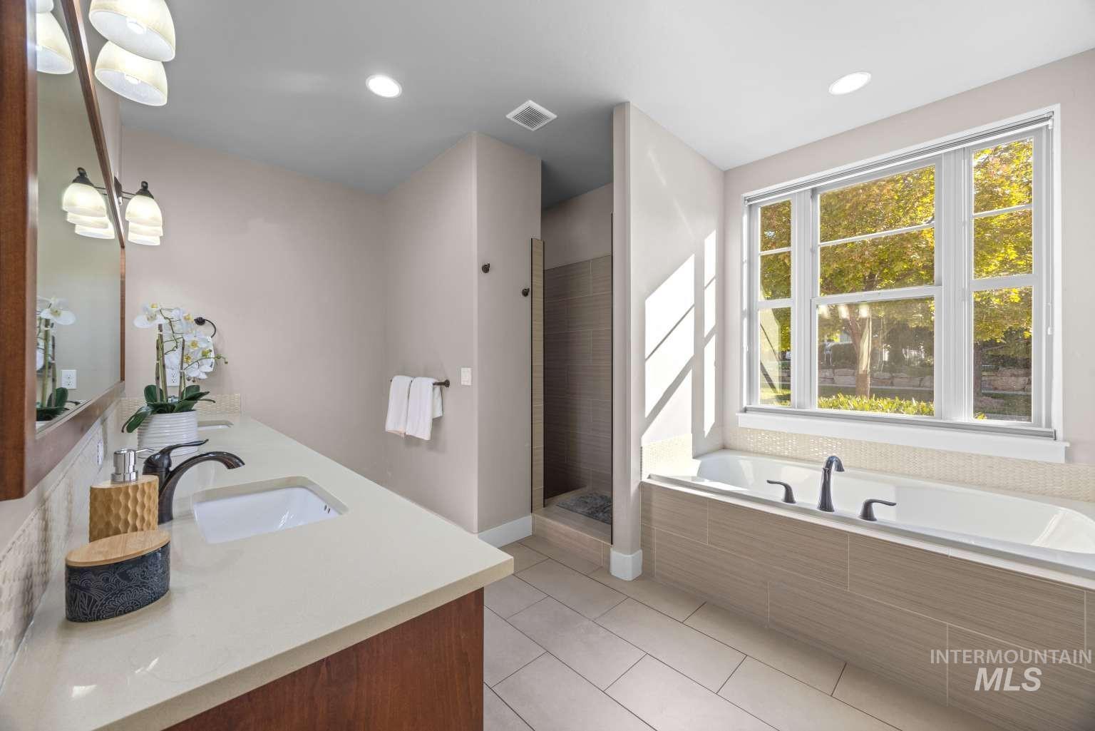 2577 S Trailwood Way Property Photo 10