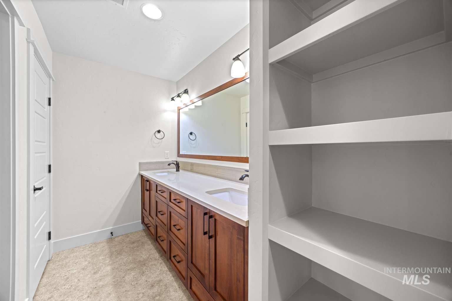 2577 S Trailwood Way Property Photo 18
