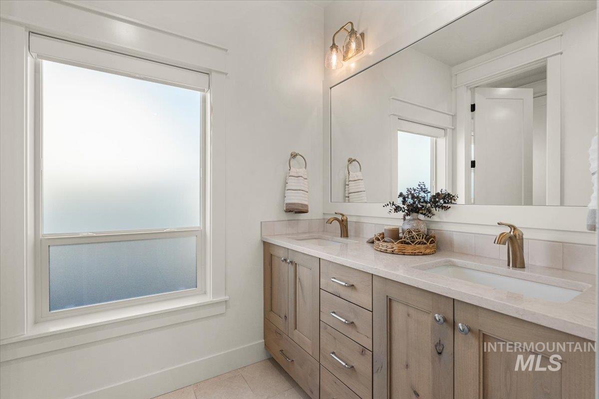2703 N Acuity Ave, Property Photo 32