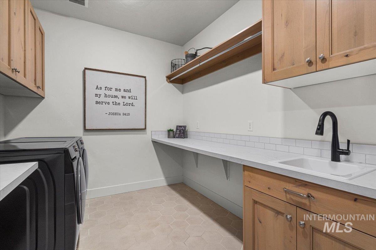 2703 N Acuity Ave, Property Photo 40