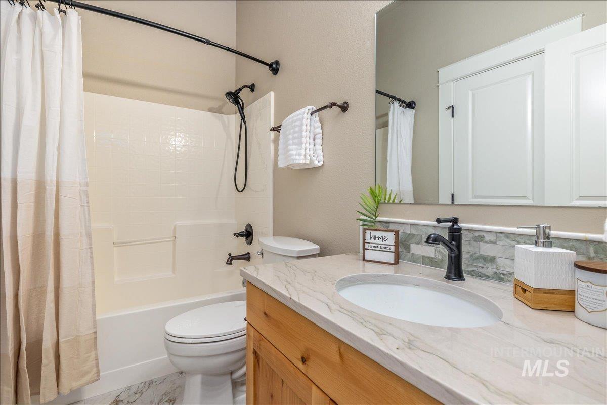 4886 N Ellicott Ln Property Photo 34