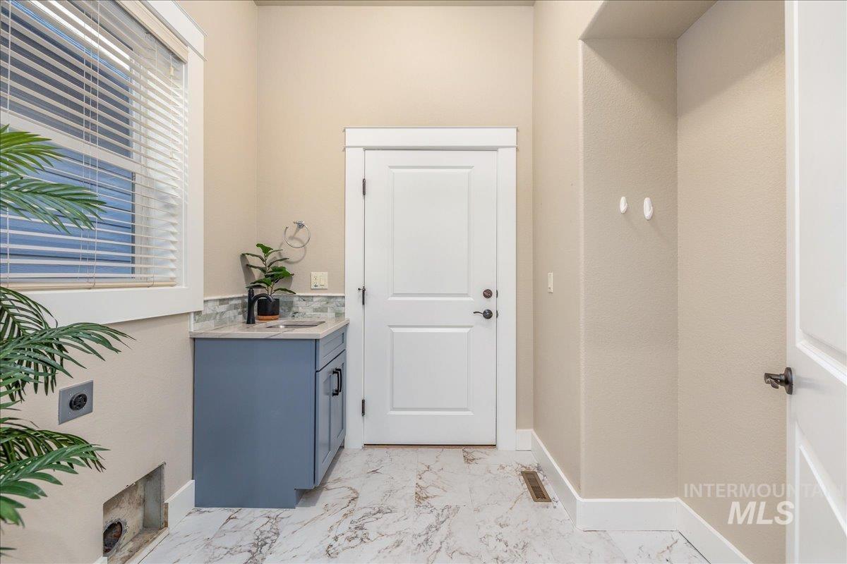 4886 N Ellicott Ln Property Photo 35