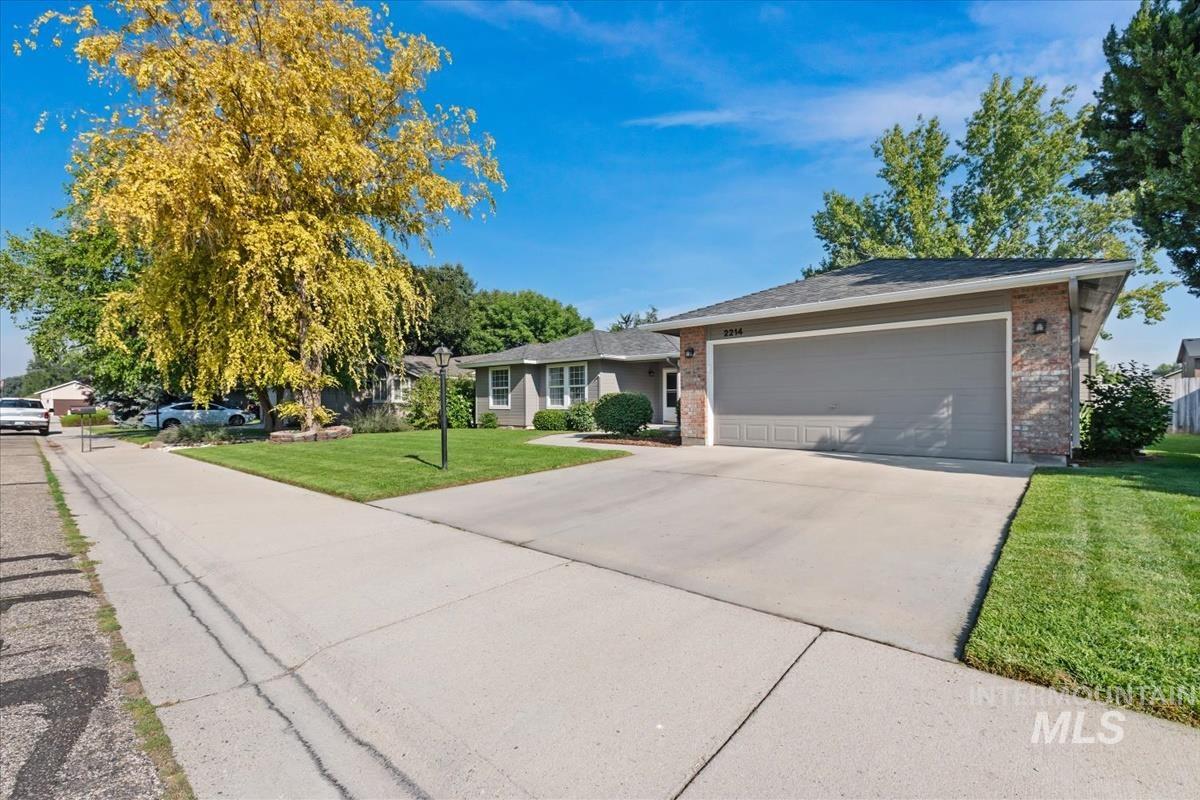 2214 E Katelyn Dr. Property Photo 3