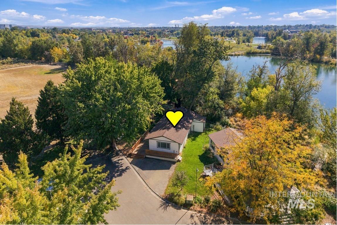 790 N Riviera Dr Property Photo 2