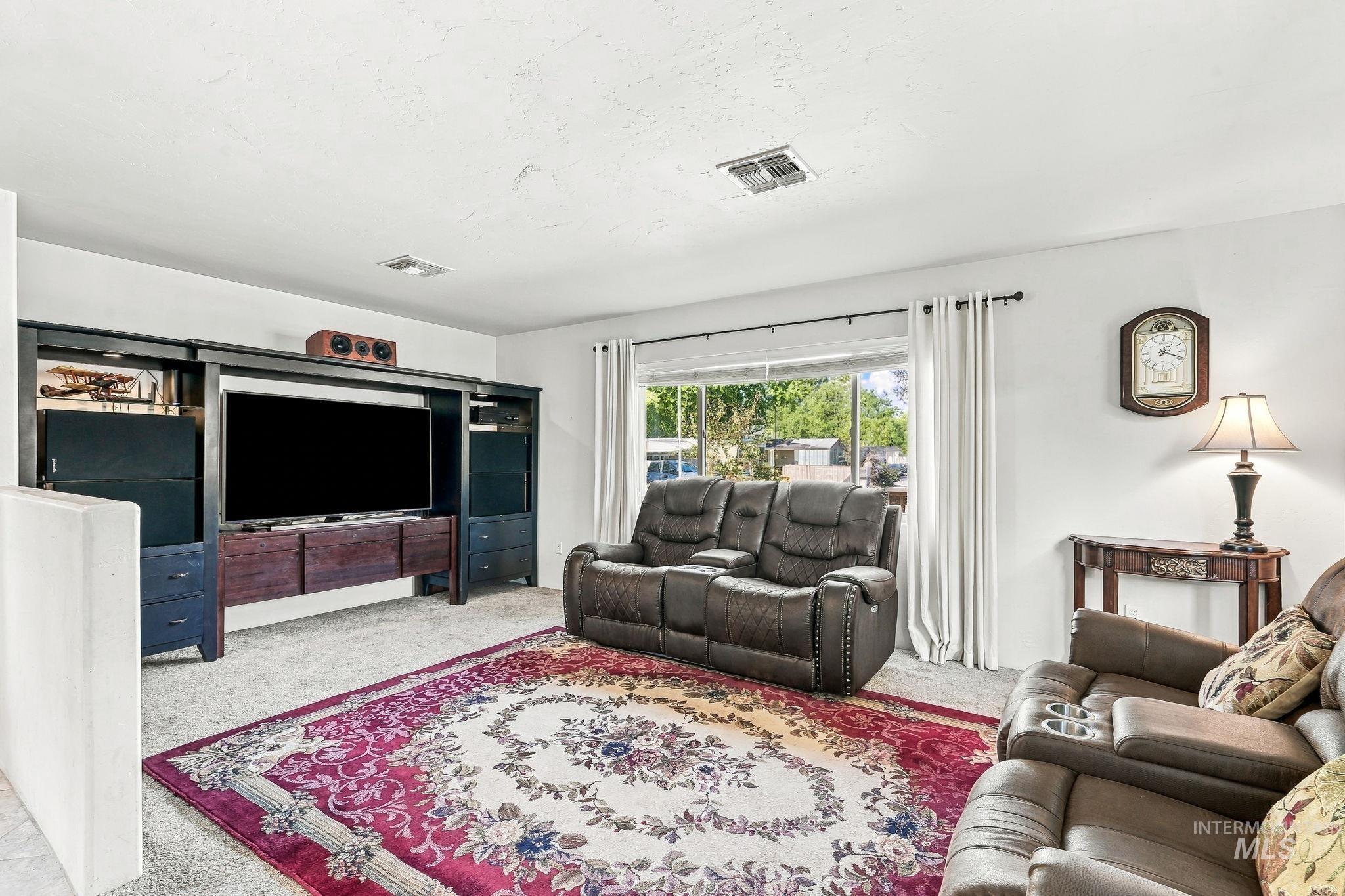 790 N Riviera Dr Property Photo 11