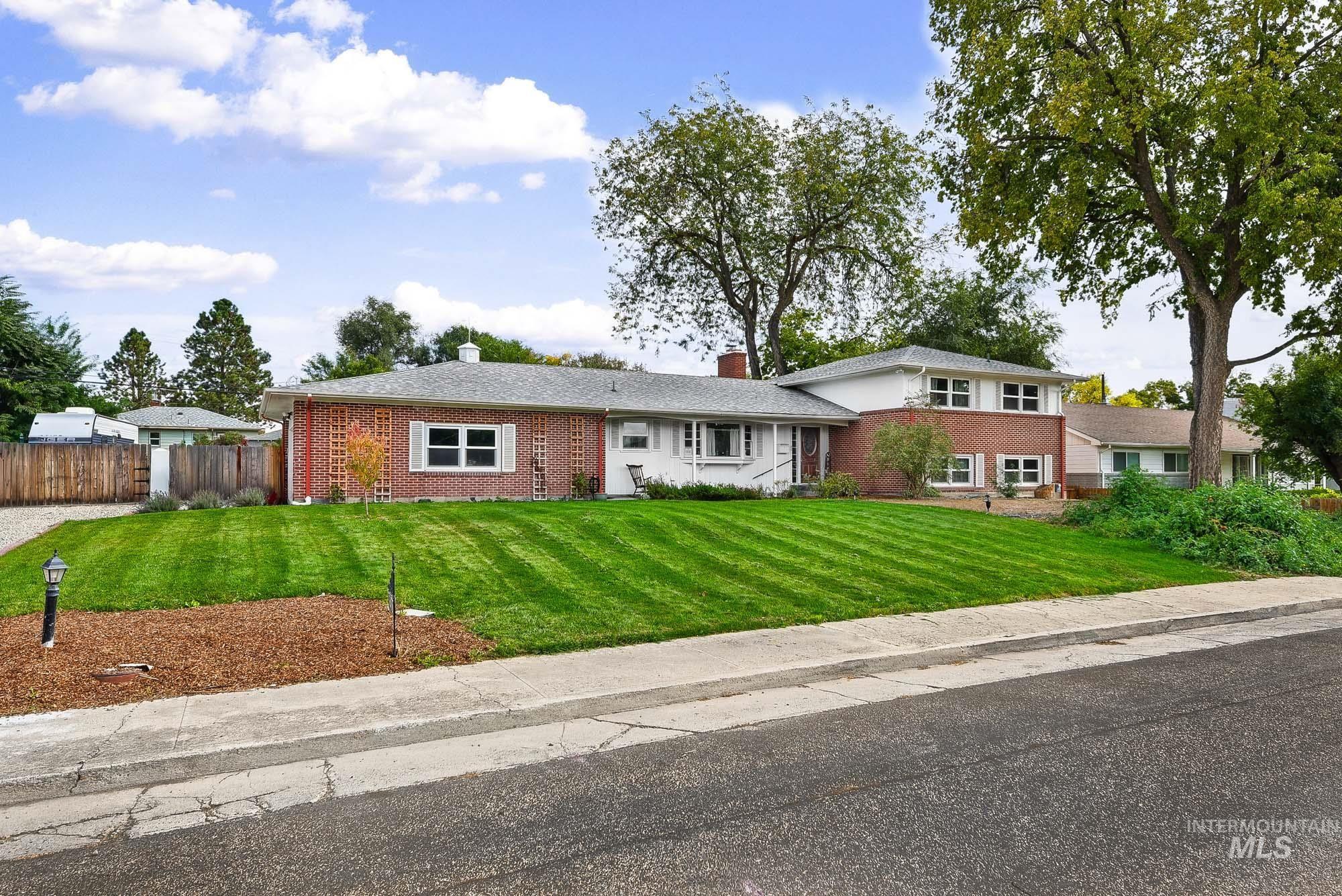 2015 Idaho Ave Property Photo 1