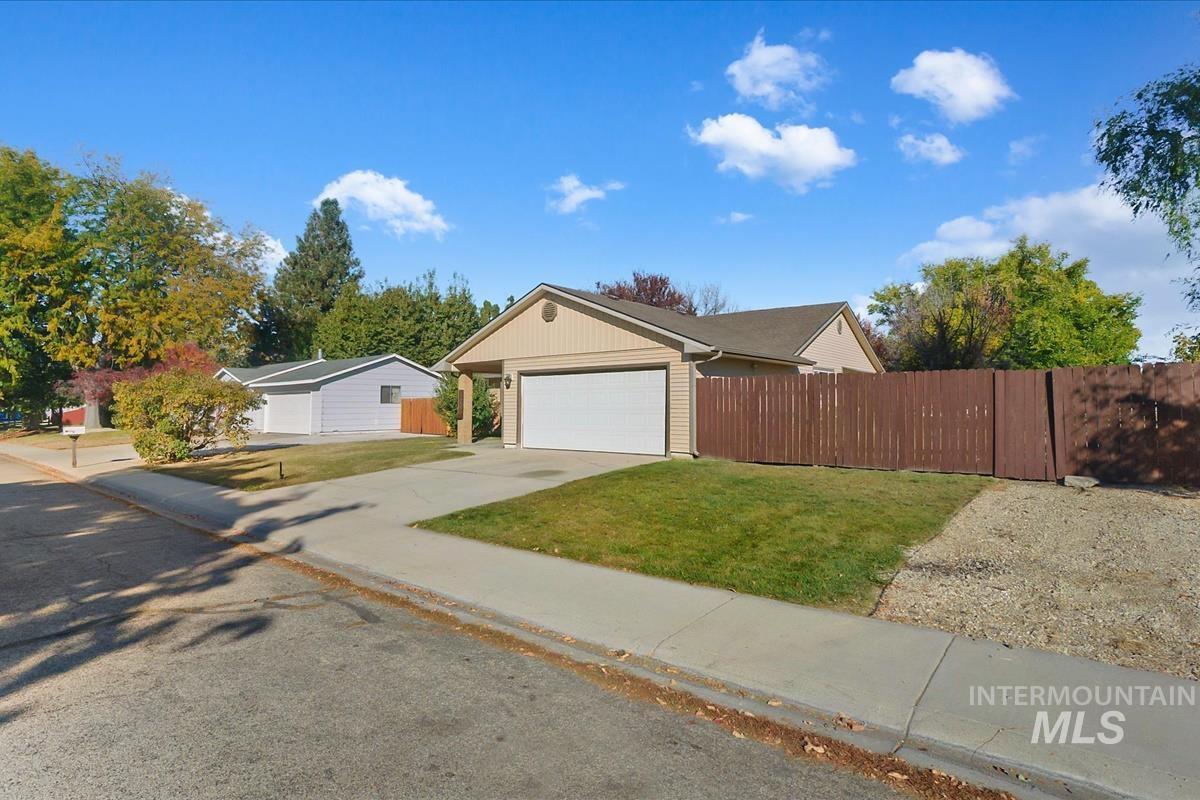 12034 W Alfred St Property Photo 2