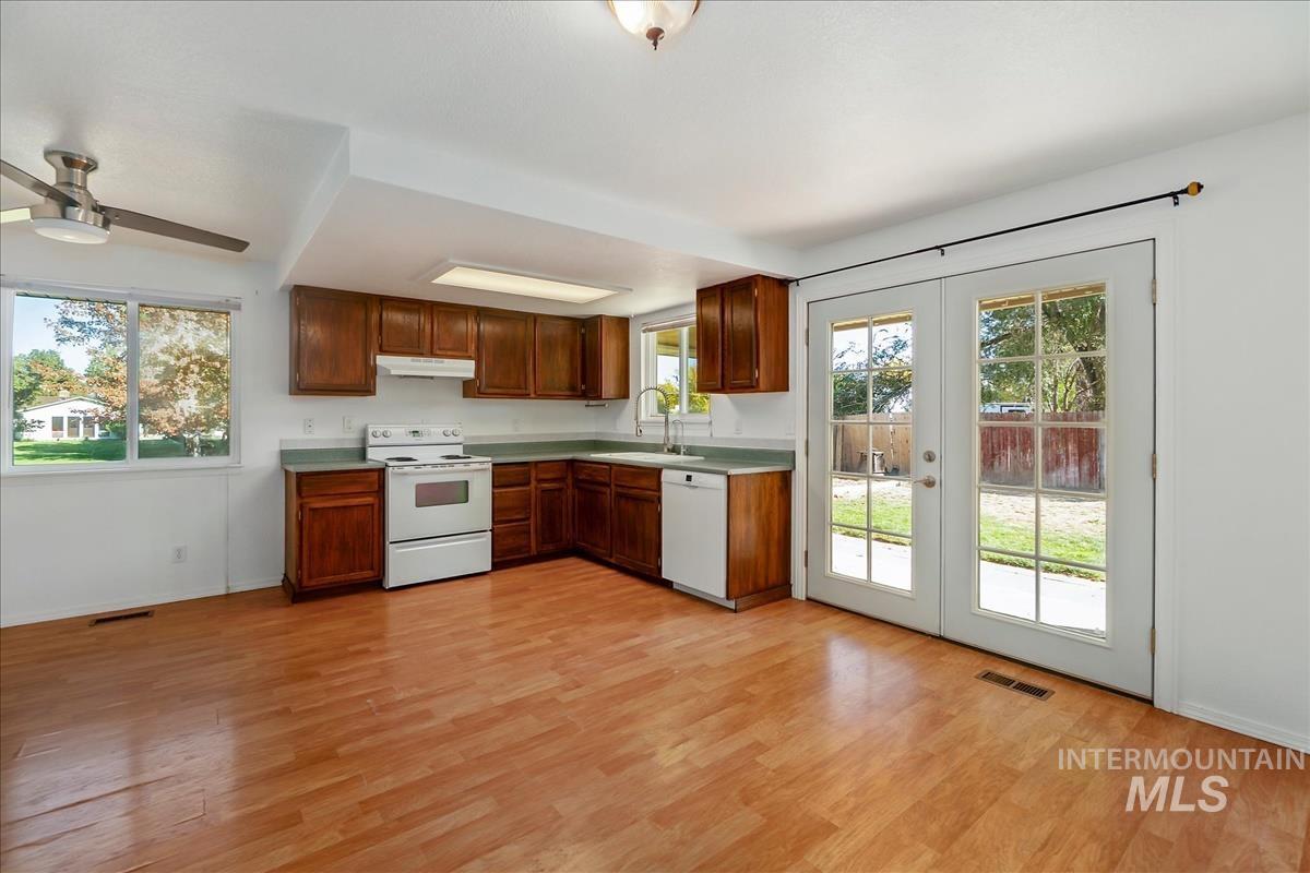 12034 W Alfred St Property Photo 9