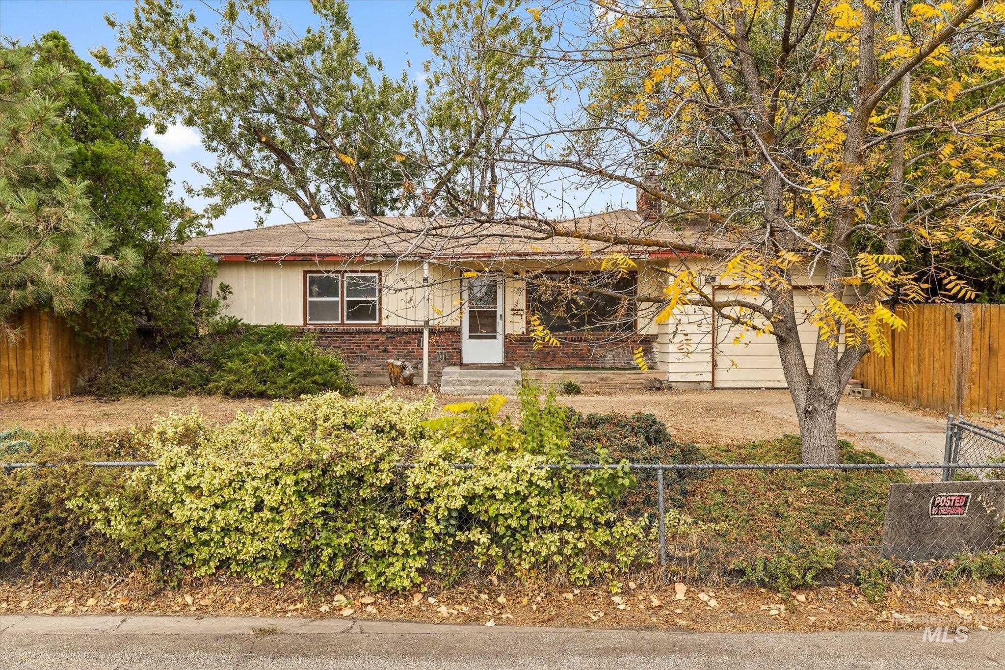 7609 W Cambridge Dr Property Photo 1