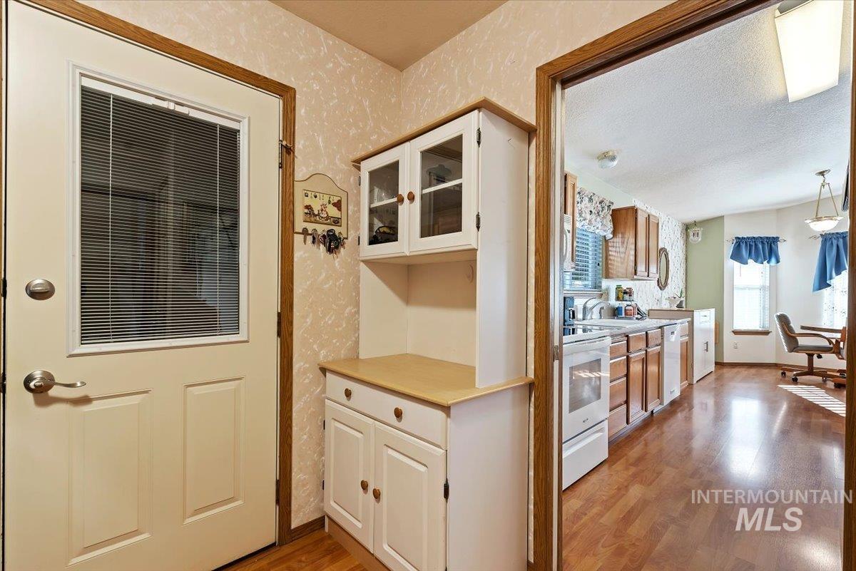 1100 Burnett Drive Property Photo 13