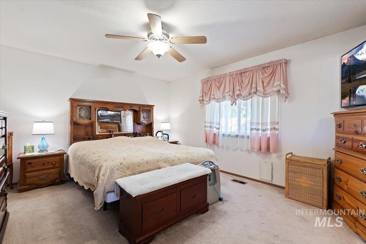 1100 Burnett Drive Property Photo 18