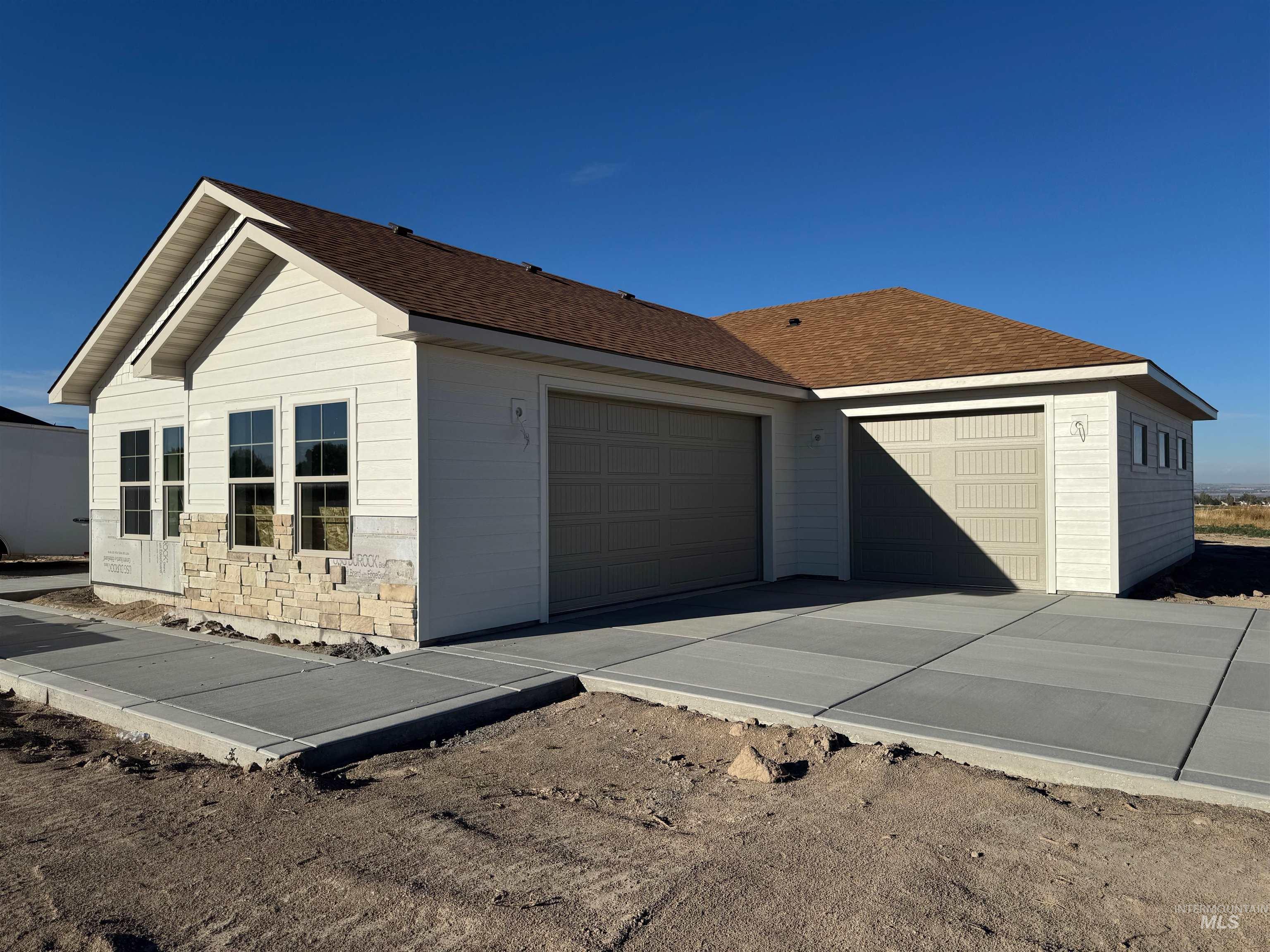 3706 N 2416 E Property Photo 16