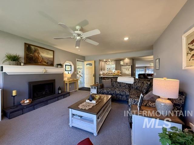 503 E Galloway Property Photo 3