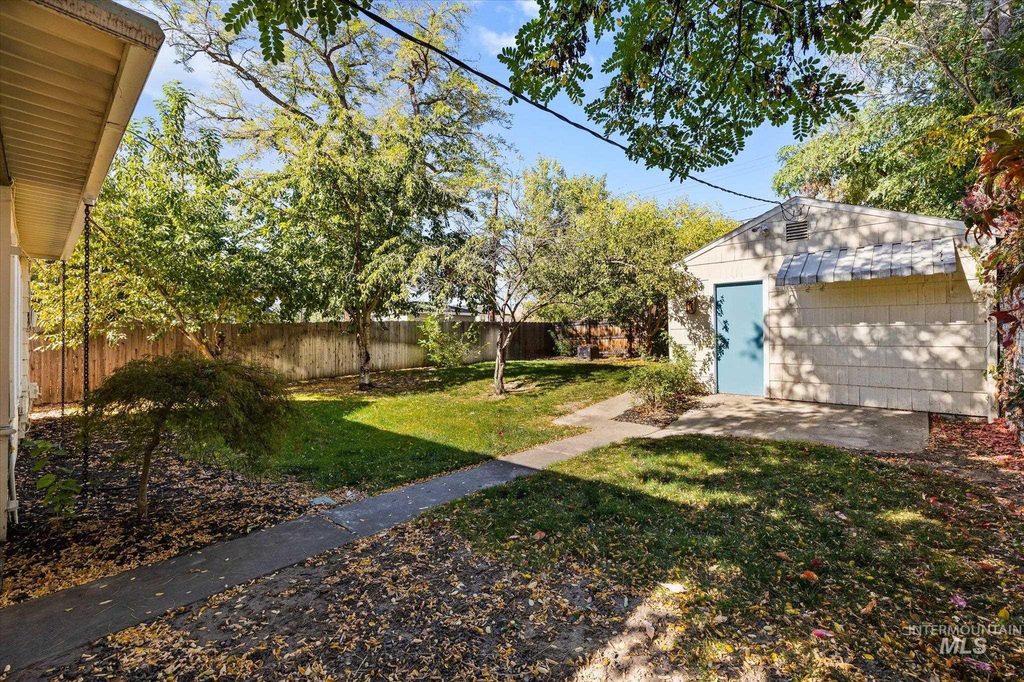 406 W Ada St Property Photo 18