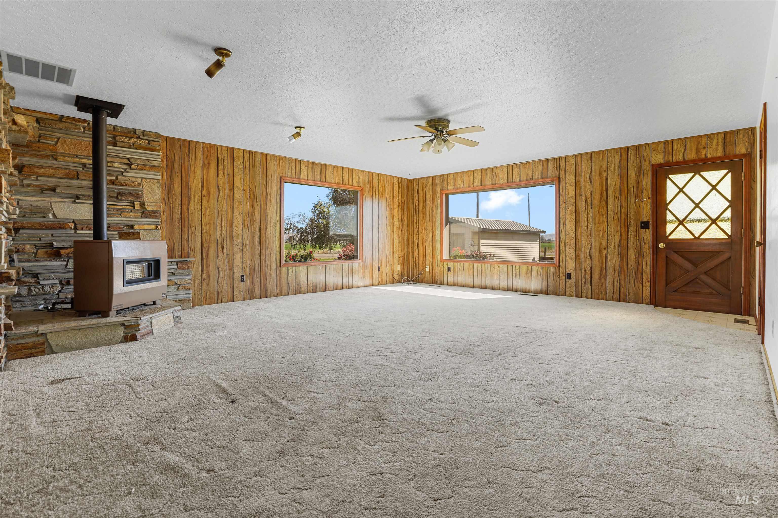 399 S 100 W Property Photo 4