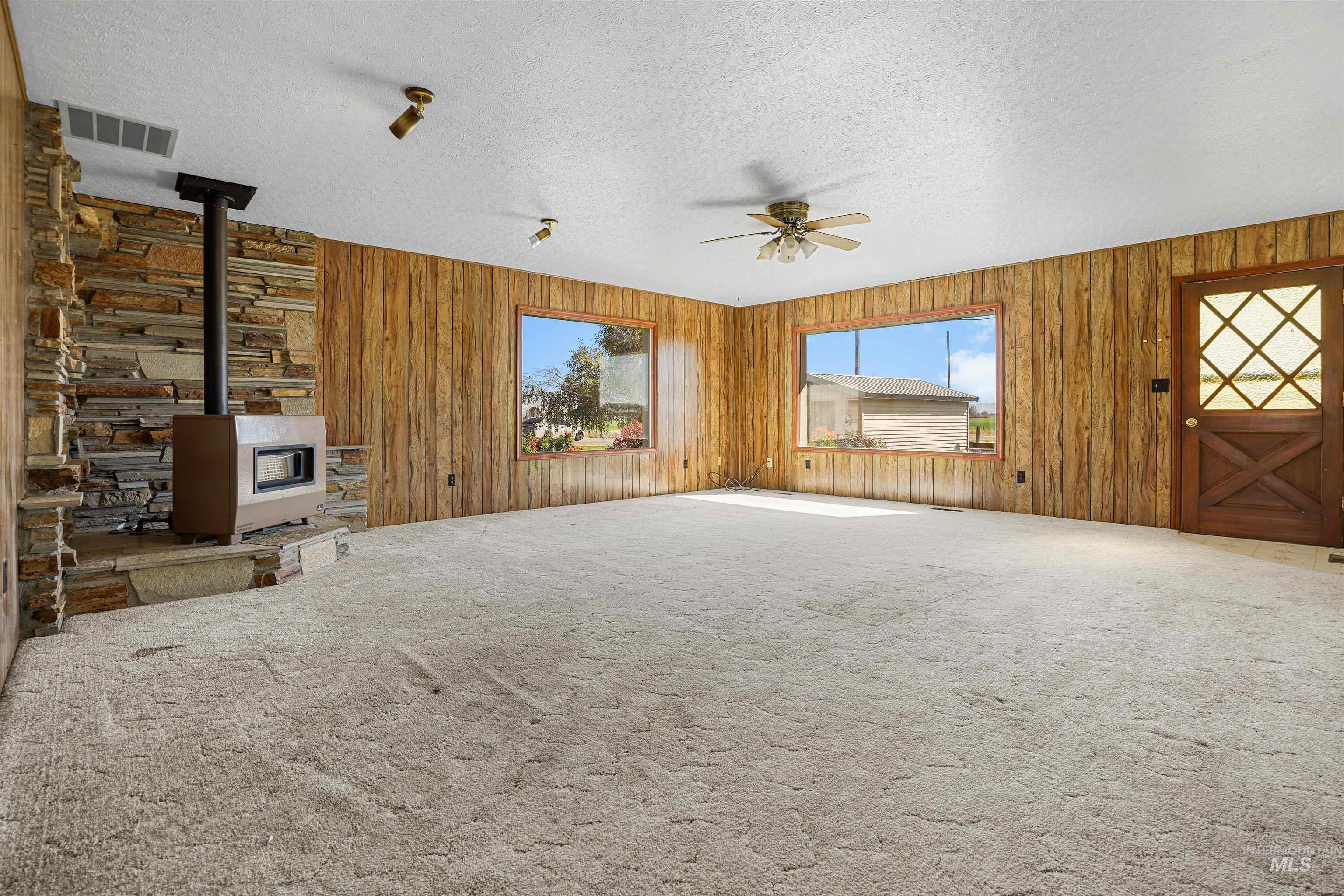 399 S 100 W Property Photo 5