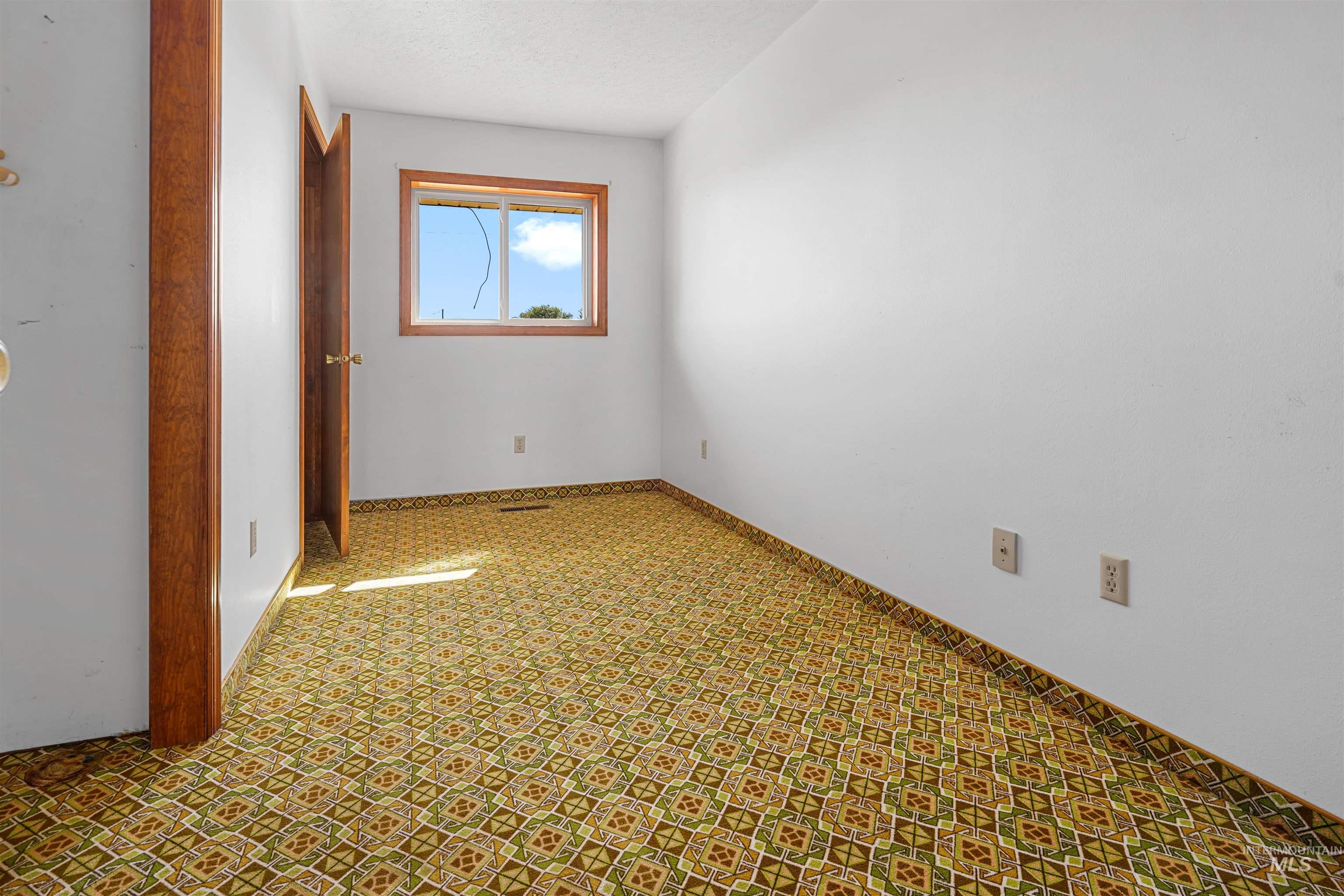 399 S 100 W Property Photo 10