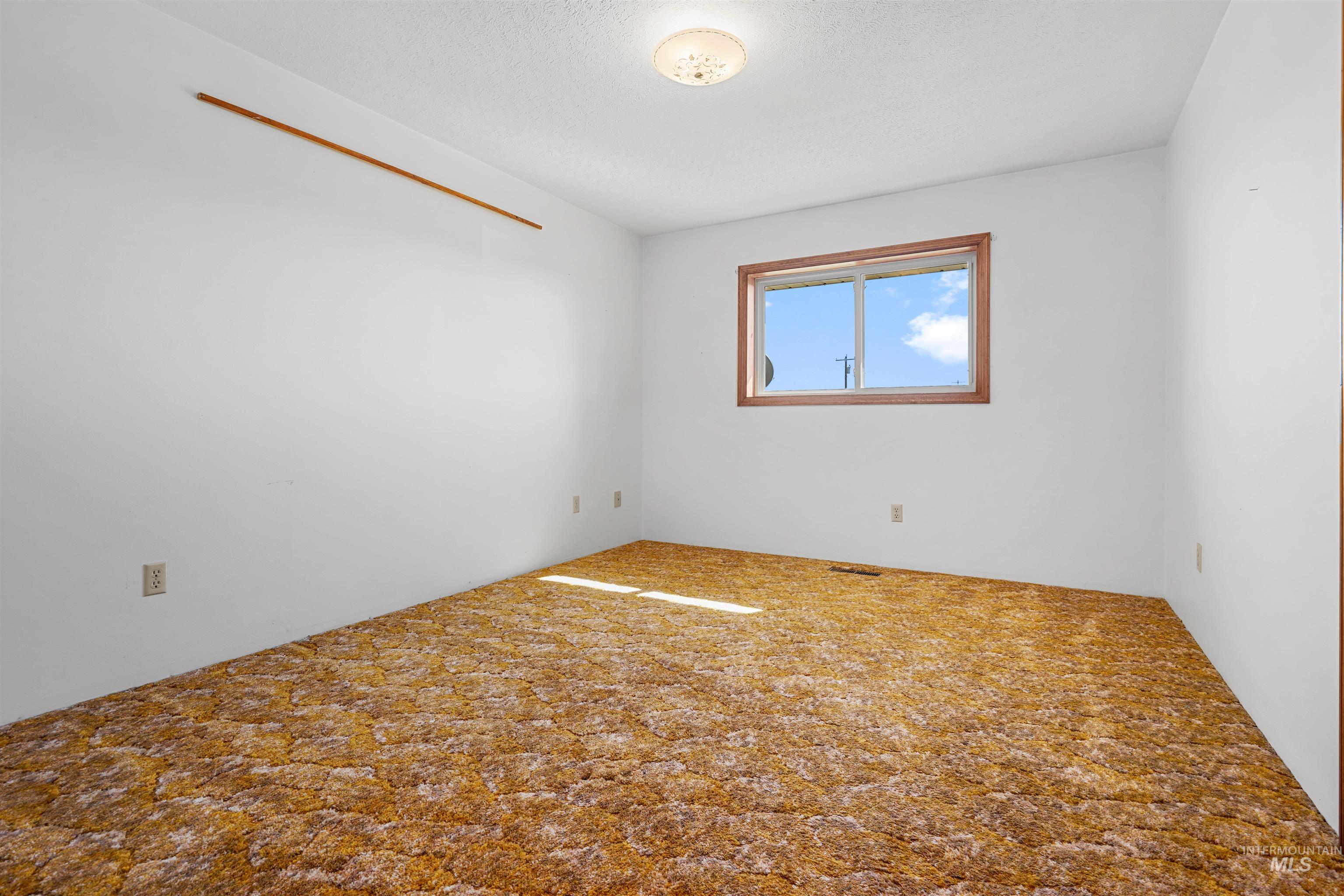 399 S 100 W Property Photo 11