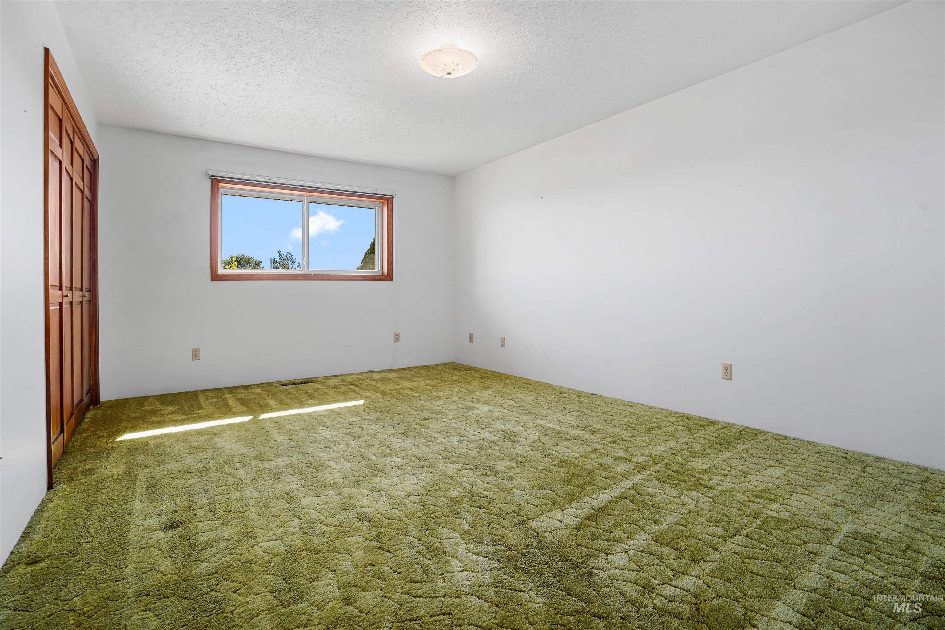399 S 100 W Property Photo 12