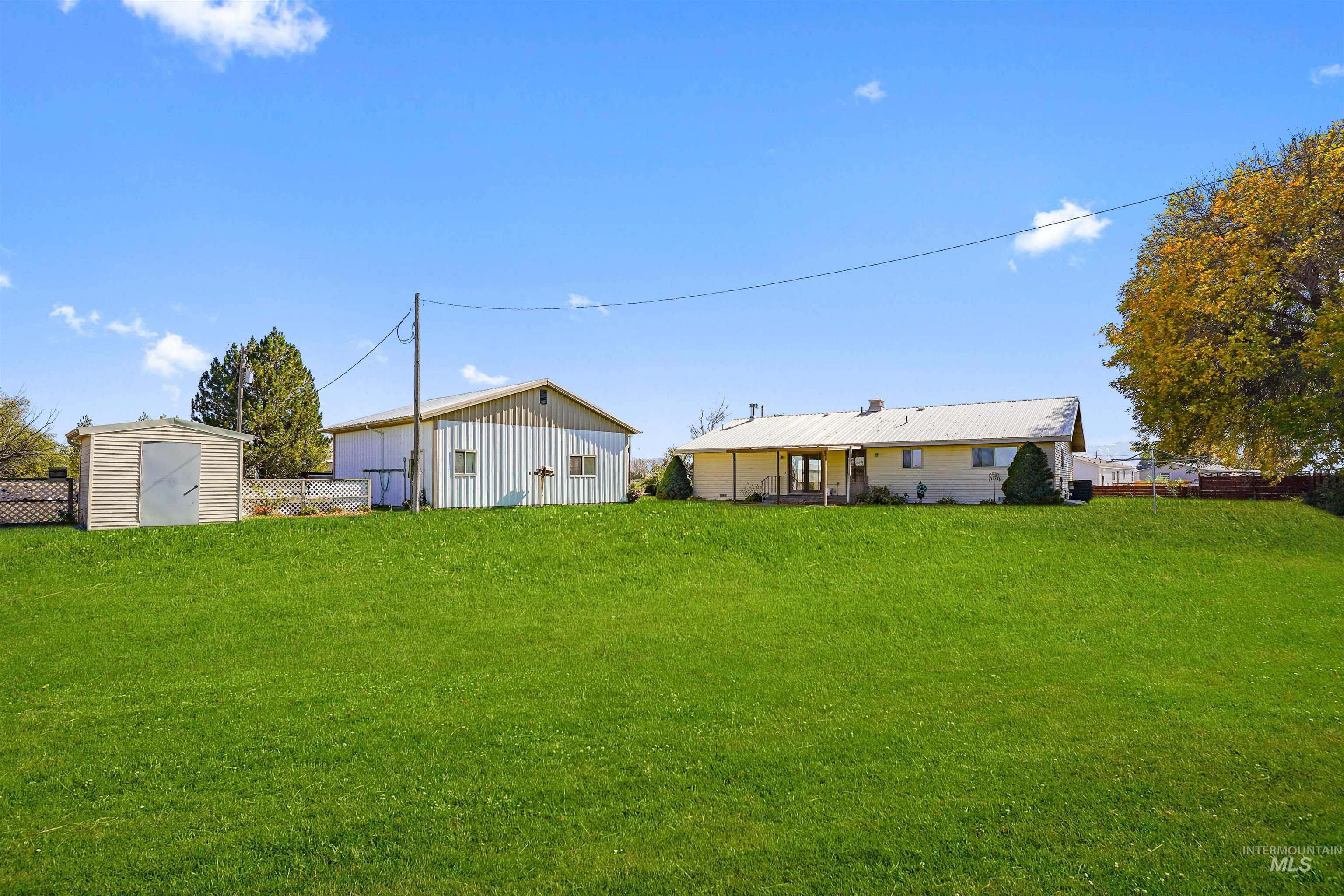 399 S 100 W Property Photo 24