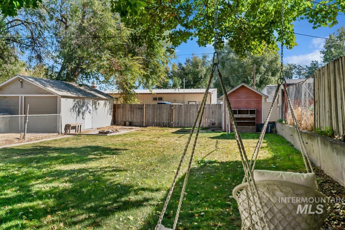 108 22nd Ave. S. Property Photo 33